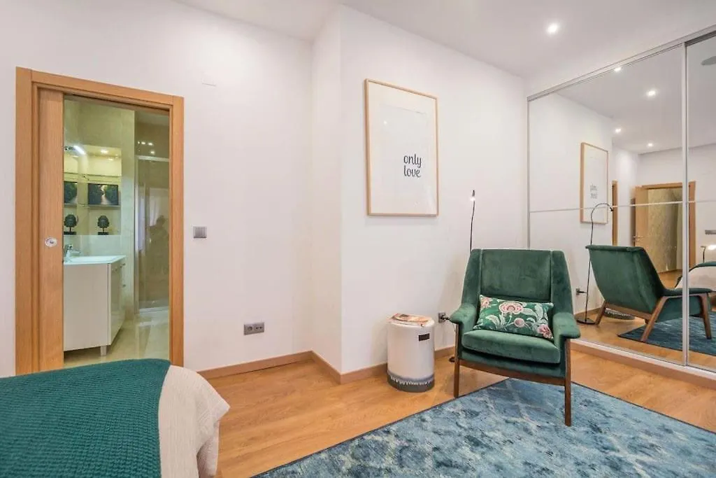 Lisbon Lapa Flat W/ Patio Apartamento