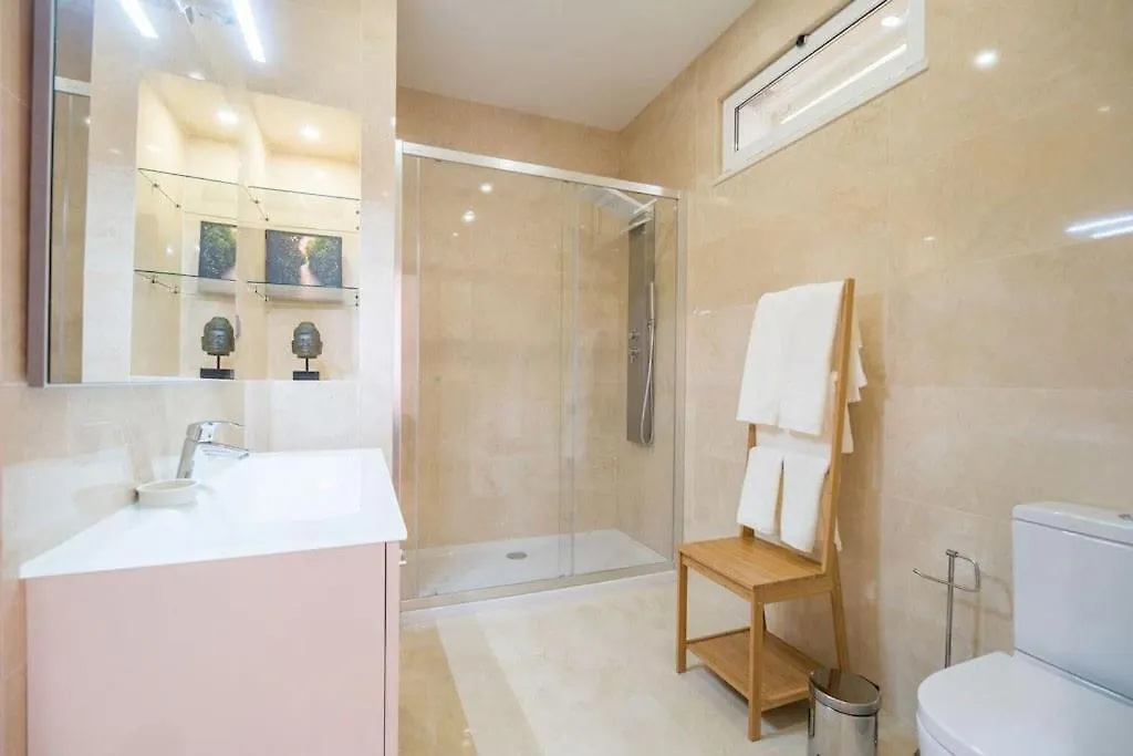 Апартаменты Lisbon Lapa Flat W/ Patio Португалия