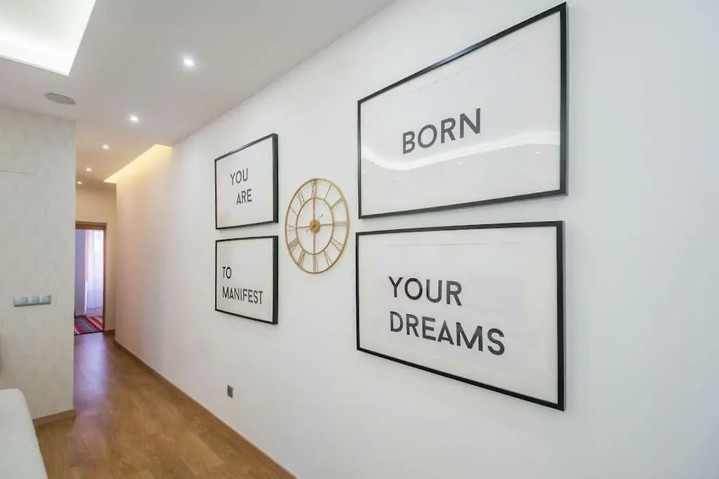 Апартаменты Lisbon Lapa Flat W/ Patio 0*,  Португалия