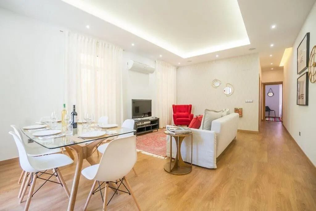 Апартаменты Lisbon Lapa Flat W/ Patio Португалия